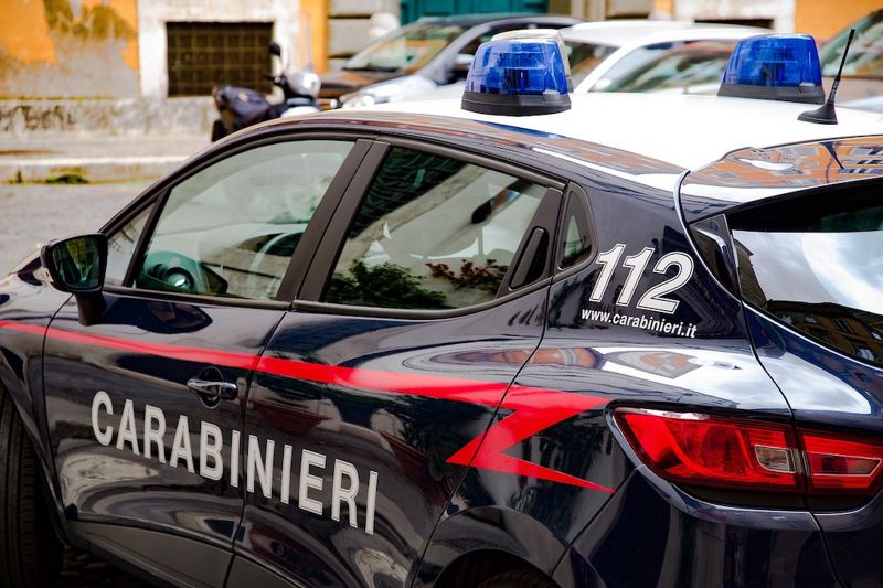 Carabinieri Foto di djedj da Pixabay