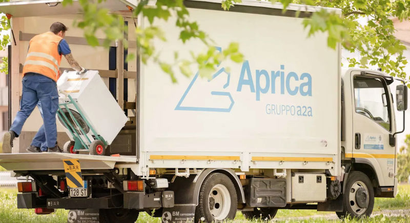 Aprica raccolta rifiuti foto tratta dal sito