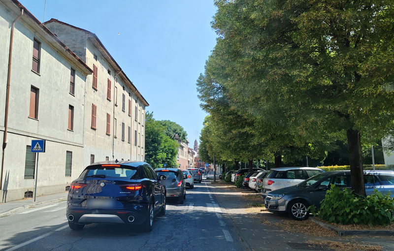 Traffico in via del Sale