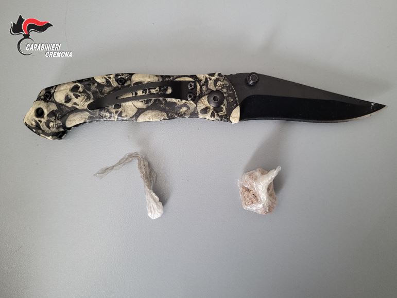 SEQUESTRO COLTELLO E DROGA- CAMISANO