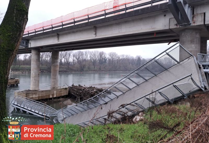 Passerella Adda crollo